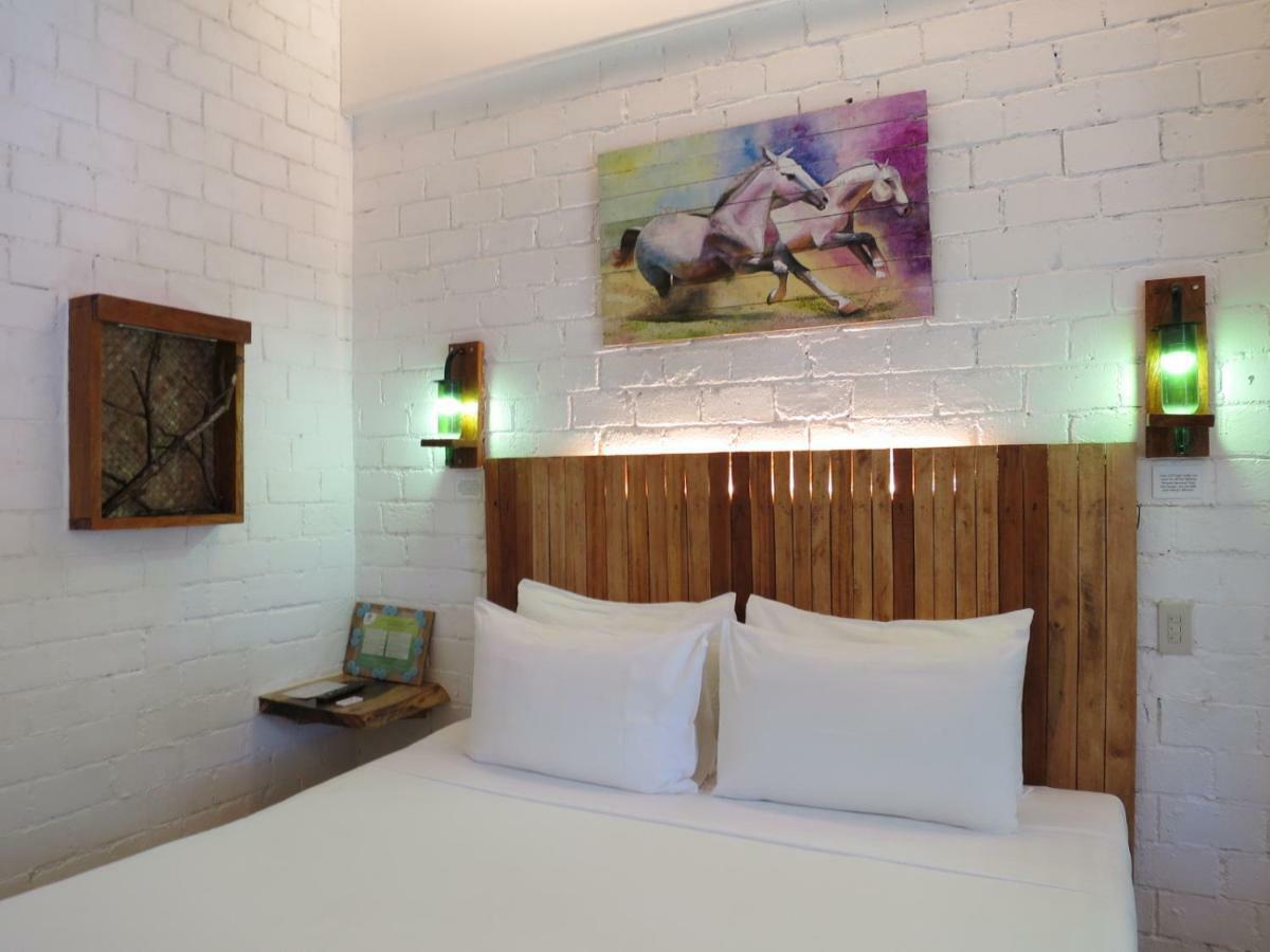 Serviced Apartments By Eco Hotel Bohol Panglao Bagian luar foto